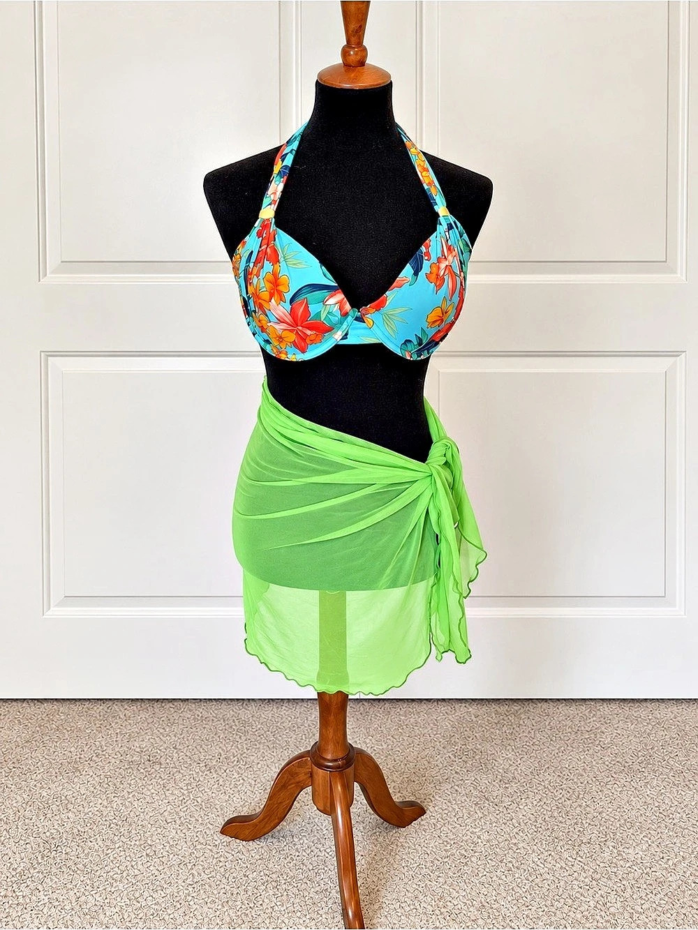 Summer Blowout ☀️ Tommy Bahama Floral Bikini Top 34DD + Green Cover-Up